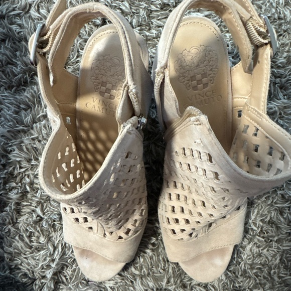 Vince Camuto Women’s Bootie Open Toe Stacked Heel Cut Out Tan Beige Size 8.5 - Picture 7 of 7